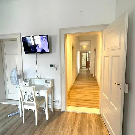 Apartman Historic 4 *