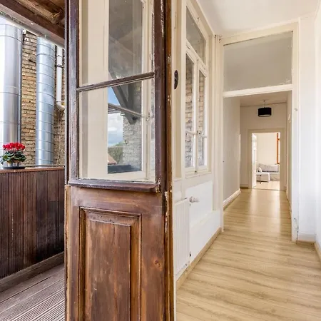 Apartman Historic 4 *